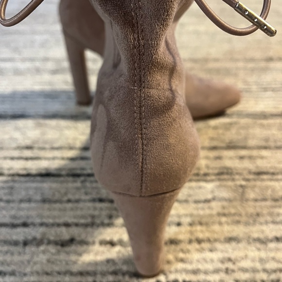 Jesyna Ankle Boot - Picture 5 of 7